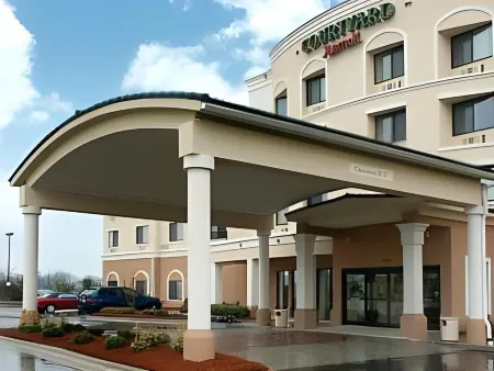 Courtyard High Point