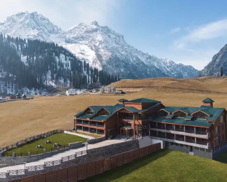 Four Points by Sheraton Sonmarg Resort Hotels in Ganderbal