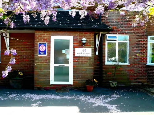 Malvern House - 2-Star