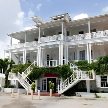 The Great House Inn โรงแรมใกล้สนามบินเบลีซซิตี้ มิวนิซิพอล