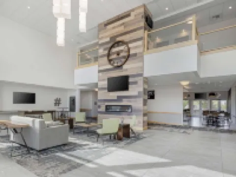 เบสท์เวสเทิร์นพลัส เปปเปอร์ทรี นัมปาซีวิคเซ็นเตอร์อินน์ โรงแรมในแนมปา