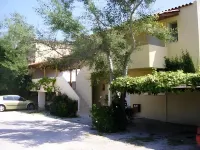 Leonidas Resort