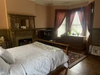 2 Br Victorian Apt, 2800 sq ft, 2 Floors with Full Kitchen , 2 Baths and Laundry