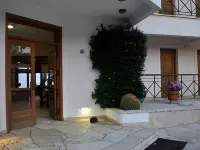 Grekis Hotel & Apartments
