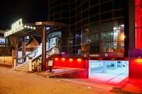 Amici Grand Hotel Отели рядом с достопримечательностью «Кубанский государственный университет»