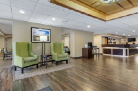 Comfort Inn Herndon-Reston Hotels in Herndon