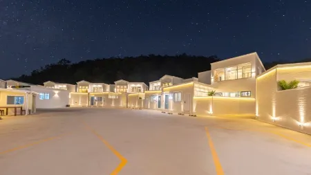 Gyeongju Wony Uni Kids Pool Villa Отели рядом с достопримечательностью «Gameunsa»