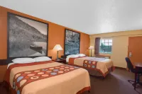 Super 8 by Wyndham Lafayette / Purdue Area