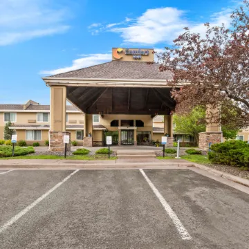 Comfort Inn West