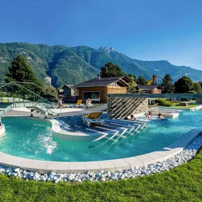 Hotel Bains de Saillon Hotels near Greppon Blanc II