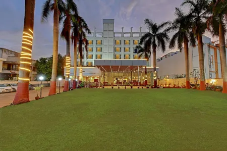 Quality Inn Regency, Nashik Отели рядом с достопримечательностью «RD CIRCLE»
