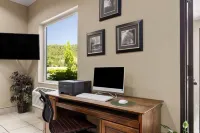 Super 8 by Wyndham Roseburg Hotels in Roseburg North