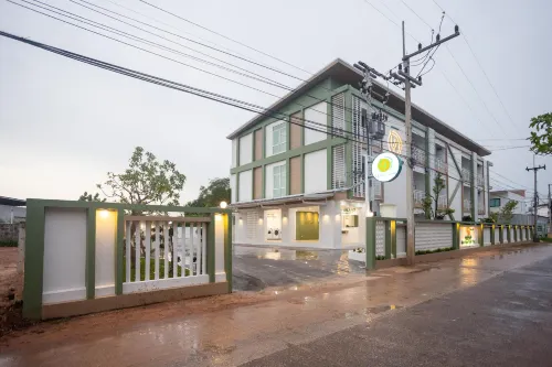 LESTERLAND Serviced Apartment - Condos