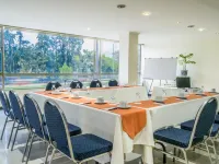 Hotel San Pablo โรงแรมใกล้ศูนย์การประชุม G12