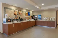 麥金尼阿倫舒適套房飯店 - 早餐
