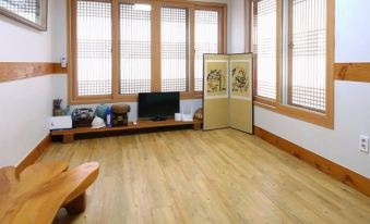 Jeonju Heungbuga Hanok Stay