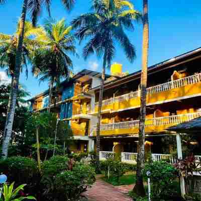 Lushy Days Palm Resort Hotel Exterior