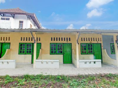 OYO Life 93256 Kos Meninting