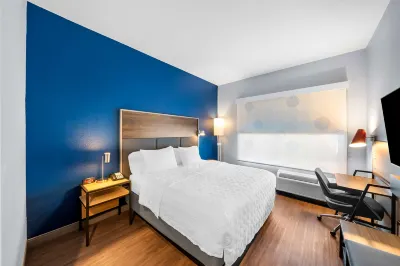Tru by Hilton Plano Hwy 75 Hotels near Marshalls