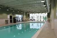 Holiday Inn Express & Suites Cold Lake Các khách sạn ở Hồ Cold