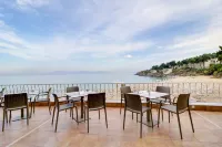 Tosca Beach Hotel فنادق في كافالا