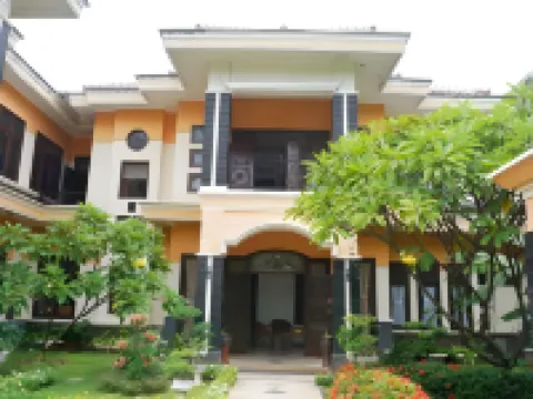 Green Surabaya Homey Syariah Hotels in Gubeng