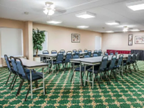 Quality Inn Rochester South Hotels in Fulton County