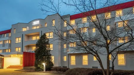 Hotel Newton Ludwigshafen Отели в г. Людвигсхафен