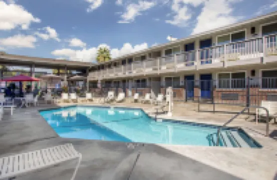 Best Western Shadow Inn