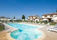 Agriturismo le Rondini di Francesco di Assisi - Pools