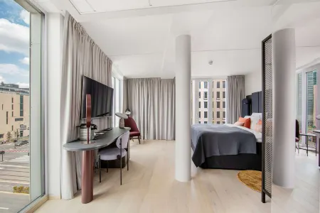 Clarion Hotel Oslo Отели рядом с достопримечательностью «The Mini Bottle Gallery»