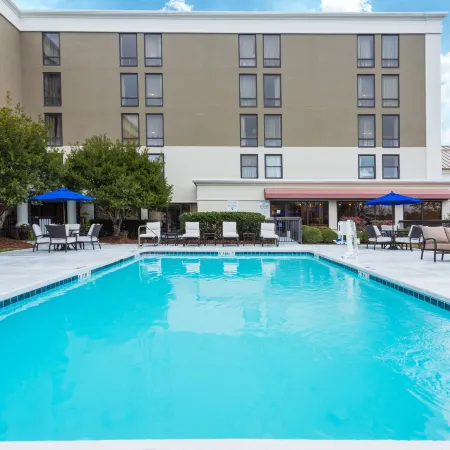 Holiday Inn Express & Suites WILMINGTON-UNIVERSITY CTR by IHG