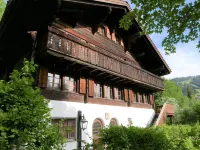 Tree-Tops, Chalet Hotels in der Nähe von Dolce & Gabbana