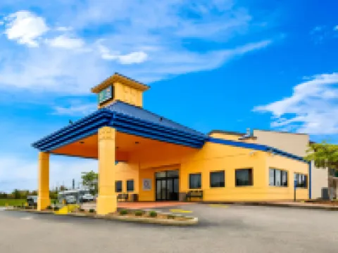 Suburban Studios Mason Near Kings Island Hotels in Mason