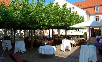 Landhotel Zum Schwanen Mit Restaurant Mona Liza