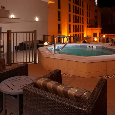 Courtyard Memphis Downtown