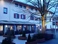 Hotel Sauerlacher Post Hotels in Aying