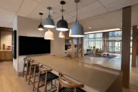 阿卡德爾菲亞萬楓飯店及套房 - Wi-Fi