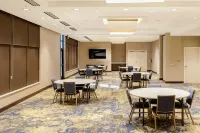 SpringHill Suites Topeka Southwest - breakfast