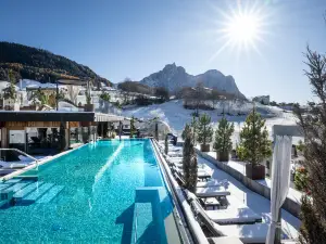 아비네아 돌로미티 로맨틱 & 스파 호텔