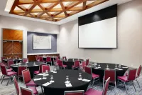 Embassy Suites by Hilton Atlanta Airport North Hotels in Hapeville