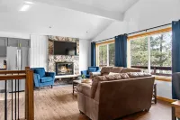 New 20ft Dock! Clean & Spacious! 5 Stars! Lake Front! Book 2026  Now!