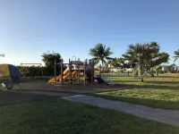 Quiet canal-front 3/3 Single-Family Home with Private Pool & Cabana Club Access Hotels in Key Colony Beach