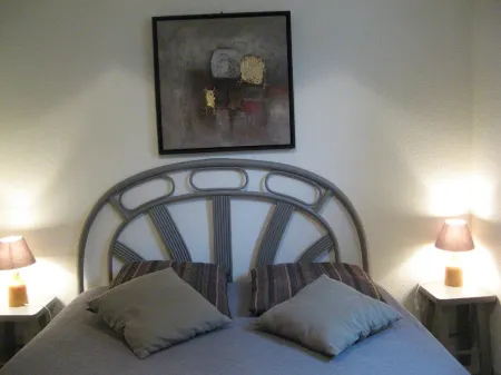 Apartment with garden in quiet and well placed residence wi-fi near beaches