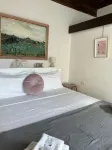 La Casina di Mezzo Florence historic center exposed beams Air conditioning Hotel a Santa Croce