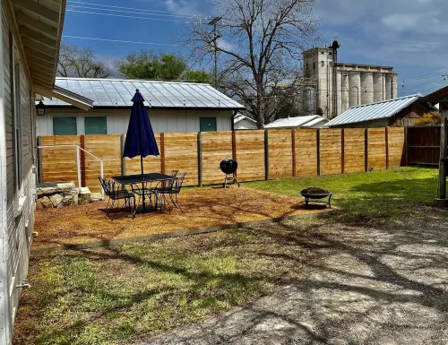 Cozy 2 bedroom— Min Walk to the River and Downtown