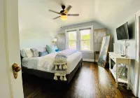 Walk to St Charles Main St. Shops, Eateries & Bars!