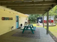 Washington House: Steps to Dwtn; Backyard oasis with fire pit/pool table/games