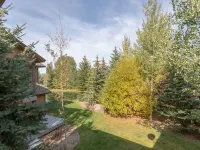 Modern Victor Town Home with Hot Tub and AC Hotels in Victor