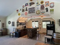 Peaceful Rustic Mountain Entertainment Studio